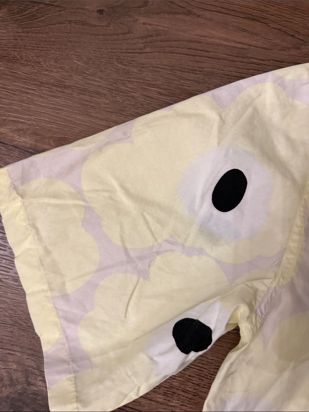Marimekko Pale Yellow Short-Sleeve Button-Up with Black Spots Size Medium - Picture 6 of 11